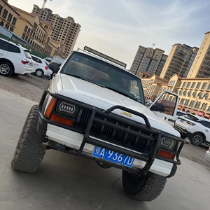 切诺基2500 改213前脸 照片啥样车啥样 细节私聊 车况