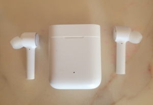 小米蓝牙耳机air一代,自定义9成新,79元包邮非偏远,现在