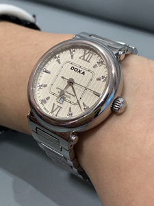 doxa时度 瑞士机械女表 背透 真钻 闪