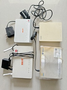 联通、移动光猫（无源光纤接入用户端设备）20元/个，无线路由