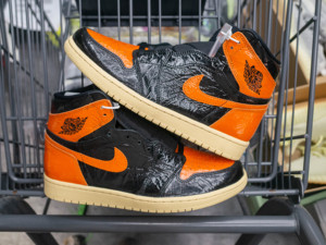 43码 nike 乔丹 aj1 hi 猪油扣碎 黑橙 做旧