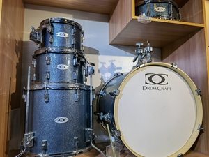 德国dc3爵士鼓 架子鼓 成色9成新 鼓皮很新  喜欢的直接