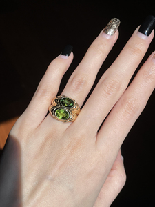 宝格丽彩宝戒指