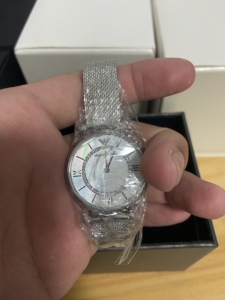 正品阿玛尼手表ar11319满天星.银色钢带,自己看某物多少