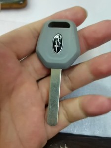 原装全新subaru/斯巴鲁机械钥匙带芯片,稀有品种没有几个