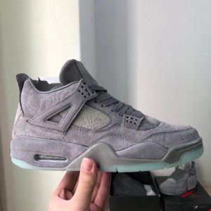 香港现货aj4 x kaws联名灰涂鸦灰麂皮黑麂皮灰色夜光底