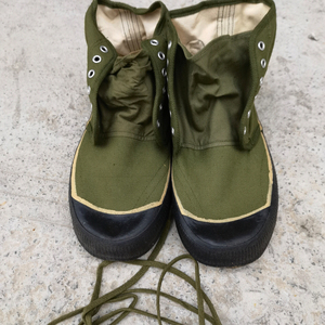 65式解放鞋,3517厂,黑胶解放鞋.