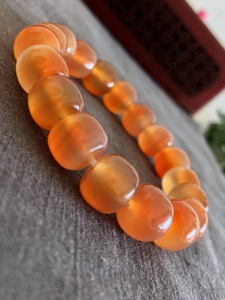 天下收藏#精品北红玛瑙手串《橙子满满》