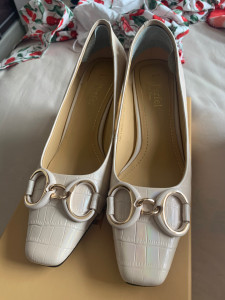 00tb771925551淘宝leperfel丽柏斐儿白色高跟鞋0人付款40.