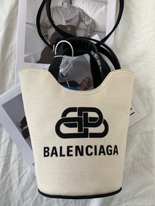Balenciaga 巴黎世家 圆桶包帆布水桶包经典印花手提