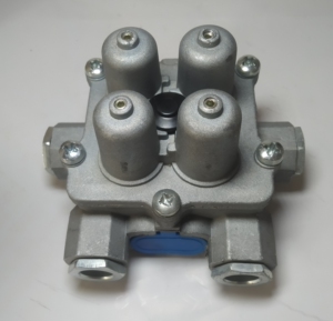 重汽豪沃四回路,四通阀,干燥器总成刹车继动阀刹车气路分配阀