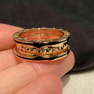 新款情侣对戒bvlgari/宝格丽戒指宝塔戒指18k金黄金色