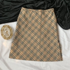 巴宝莉包臀裙半身裙