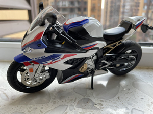 3月份宝马双r1000黑色普版转让.全新