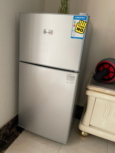 00杨晓祯zz淘宝闲置9.9成新的樱花牌小冰箱