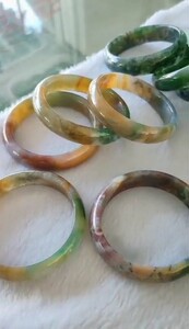 上新货,印度七彩玉手镯,55的一只,57的2只,58的2只