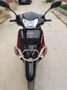 二手摩托车,精品9成新五羊本田一代电喷佳御(甲鱼)110cc