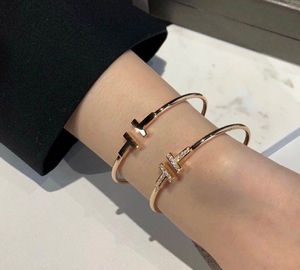 蒂芙尼经典双t手环低价出,先到先得.