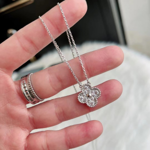 lf23019淘宝vca 梵克雅宝四叶草圣诞au750金贝母女士项链0人付款