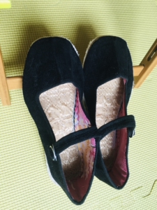 35码标准码女士纯手工布鞋一双,仅此一双,82岁的奶奶做的