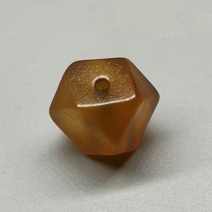 辽金百年老玛瑙唐八棱珠一颗,实物如图,按图发货,尺寸对孔16