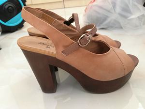 双凤真皮凉鞋,女款夏季高跟凉鞋,漏脚趾,鱼头鞋很好看,37码