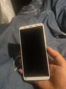 vivo x20a 换过屏幕 又摔碎了 充电口是换过的 手机