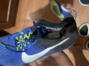 不练体育了,耐克胜利三中长跑钉鞋42码