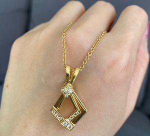 日本中古闲置 华生吊坠带原配项链750 10.5g 40c