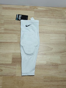 Nike耐克NBA篮球防撞蜂窝运动护臂白色M码单只，全新正品