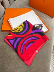 塞林celine 复古款红拼色丝巾 成色99新