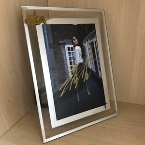 上新,刘诗诗亲笔签名照,上海cosmo时尚盛典签,含玻璃相框