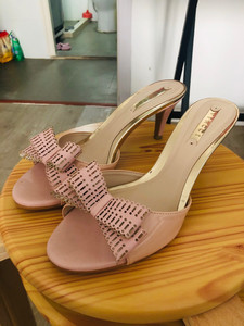 马来西亚本土品牌vincci小凉鞋 穿过一次 37码