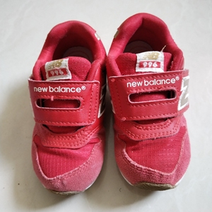 新百伦大红色运动鞋 鞋垫测量16厘米。阿福贝贝桃红色冬季棉鞋