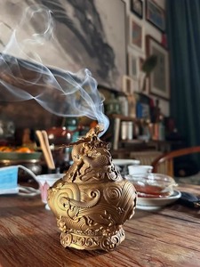 古色古香古韵   龙香炉。茶友必备。15公分高度。铜器。 想