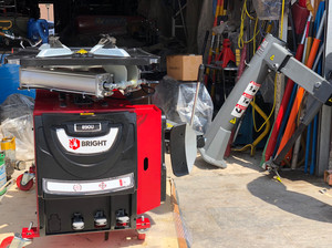 全新火鹰扒胎机890u新款上市,可带240辅助臂,大量有货