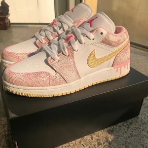 38码 nike aj冰淇淋 女鞋.