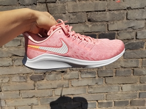 耐克 nike air zoom vomero 14 登月1