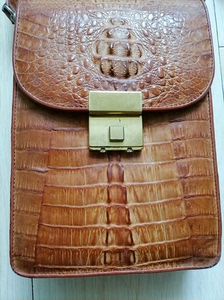 泰国river品牌，鳄鱼真皮女包，背包和钱包钱夹多功能背包。