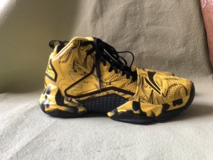 正品lining李宁空袭2代黑黄色防滑耐磨减震实战男篮球鞋4