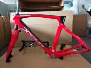 皮娜f12碳纤维公路车架 国碳版正品模具 质保五年 车架前叉