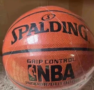 全新正品nba篮球比赛用球斯伯丁74-604y真软皮手感耐磨_阿里巴巴找货