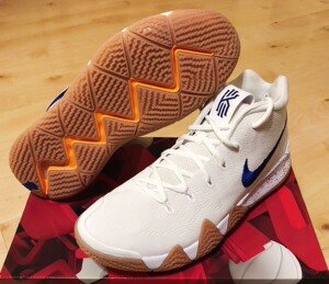 出一双德鲁大叔篮球鞋,这双作为德鲁大叔电影的纪念