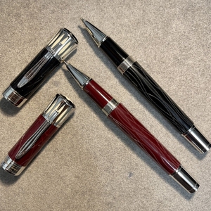 全新mont万宝,大文豪系列马克吐温签字笔,多种颜色可选.