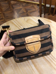 prada帆布相机包