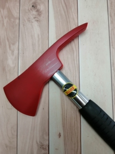 斯威尔品牌的消防斧消防器材破拆工具精钢野营手斧26oz,车载