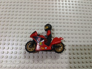 乐高LEGO 摩托赛车 人仔  出自乐高60084 摩托赛车