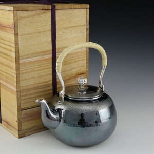 西洋古董银器 早期日本纯银槌目纹茶壶/银壶/霰壶/670克/惣山造