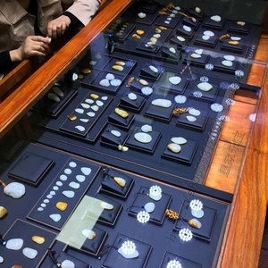 白玉翡翠玉器柜台陈列展示道具套装 首饰架摆放平台托盘定做拍照