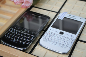 黑莓全键盘手机_黑莓翻盖全键盘手机_黑莓键盘手机9780